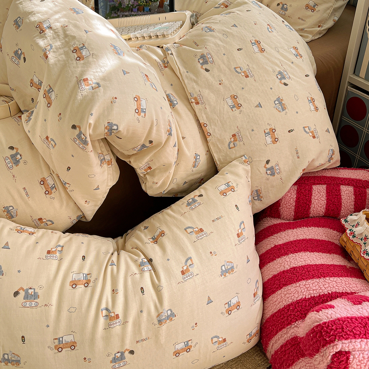 91家纺网 家纺一手货源 找家纺 焱博家纺 2026新款A类全棉双层纱系列四件套 工程车小队