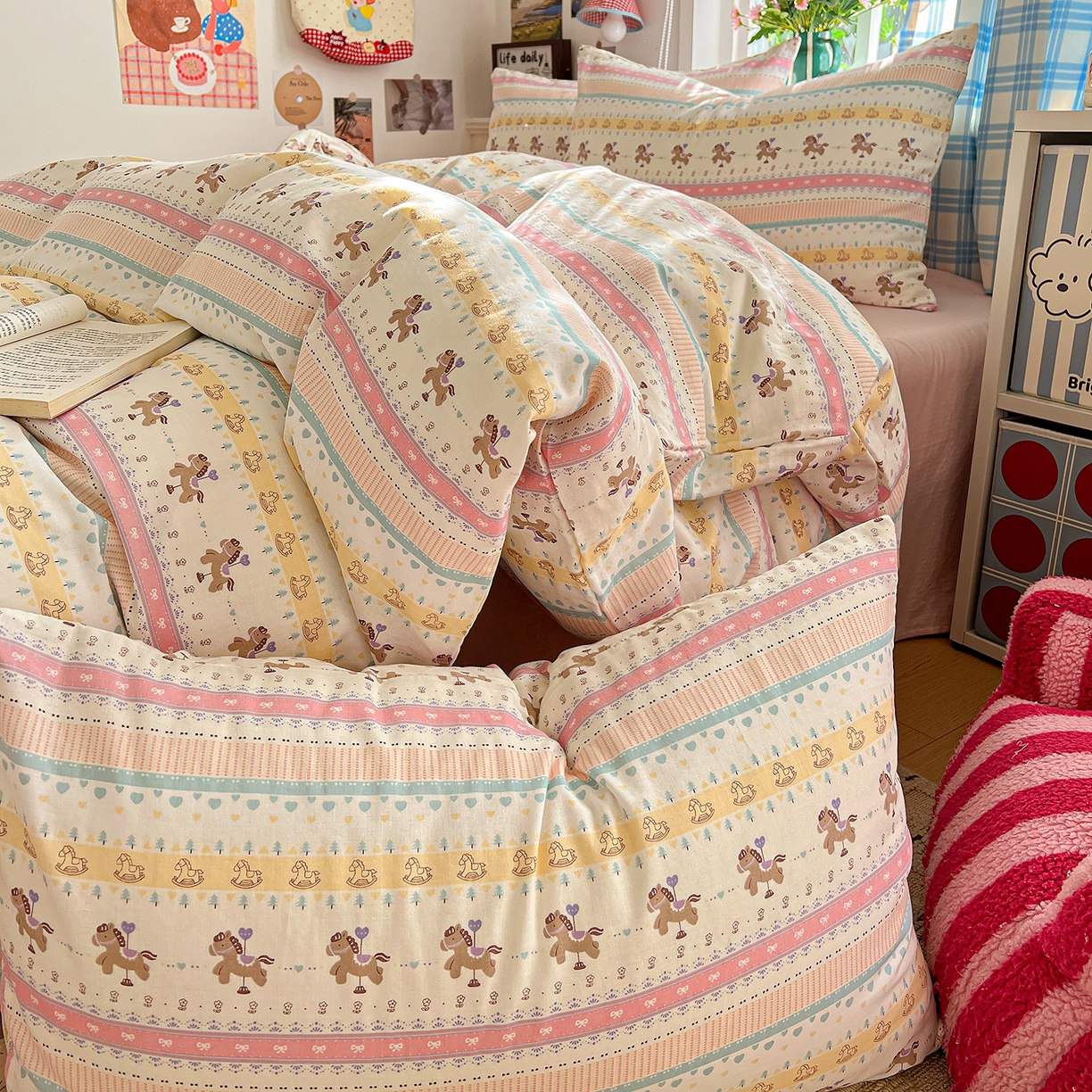 91家纺网 家纺一手货源 找家纺 焱博家纺 2026新款A类全棉双层纱系列四件套 星轨小木马