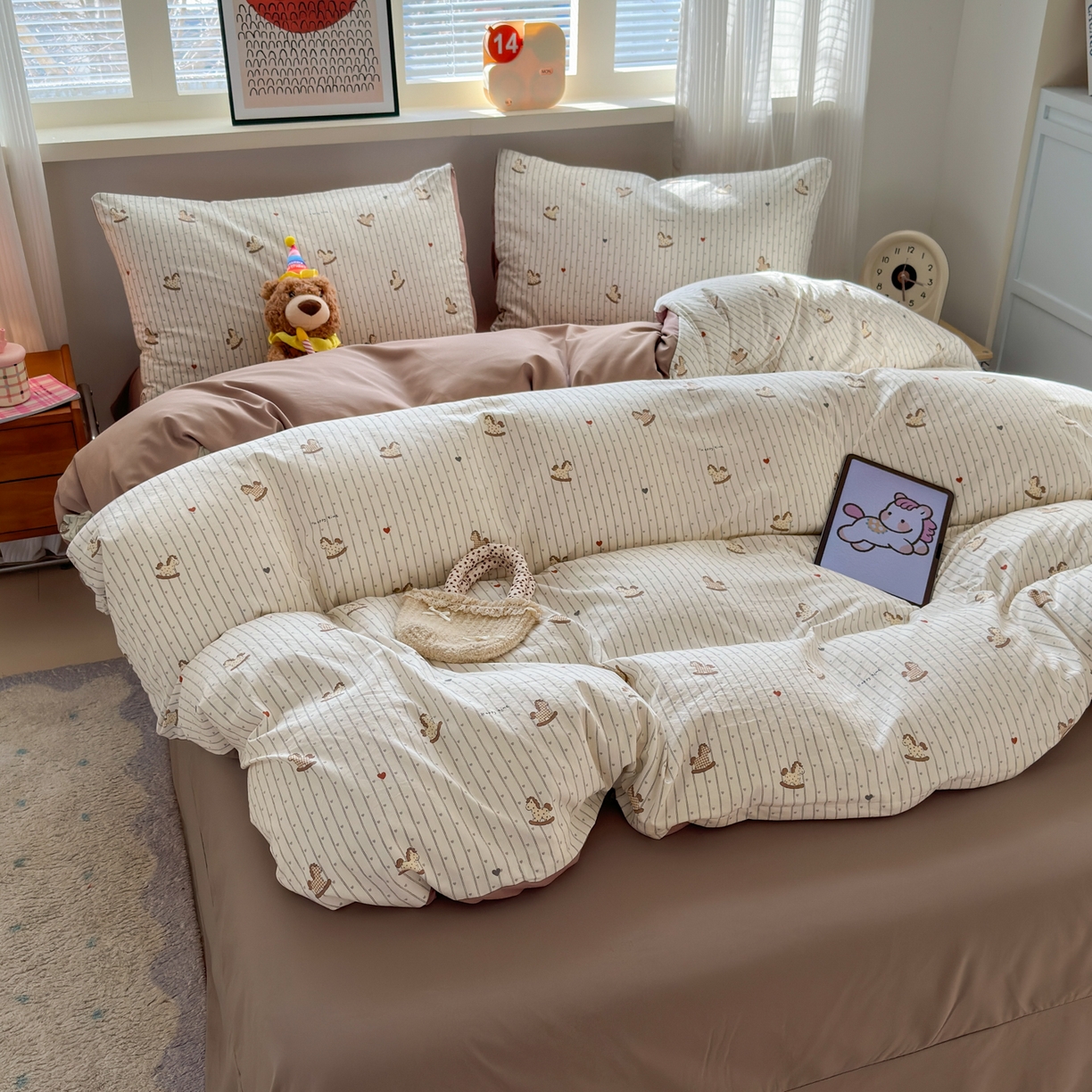 91家纺网 家纺一手货源 找家纺 德比尔斯  2026新款古法水洗仿棉云感棉小布袋四件套 木马乐园