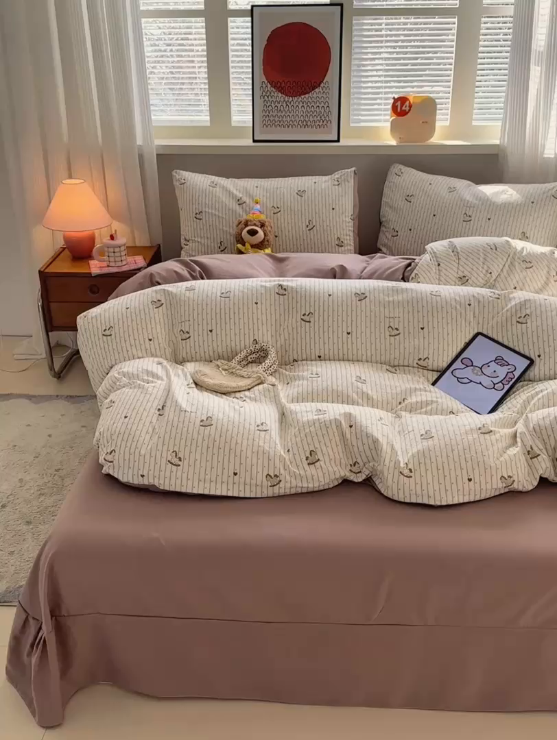 91家纺网 家纺一手货源 找家纺 德比尔斯  2026新款古法水洗仿棉云感棉小布袋四件套 木马乐园