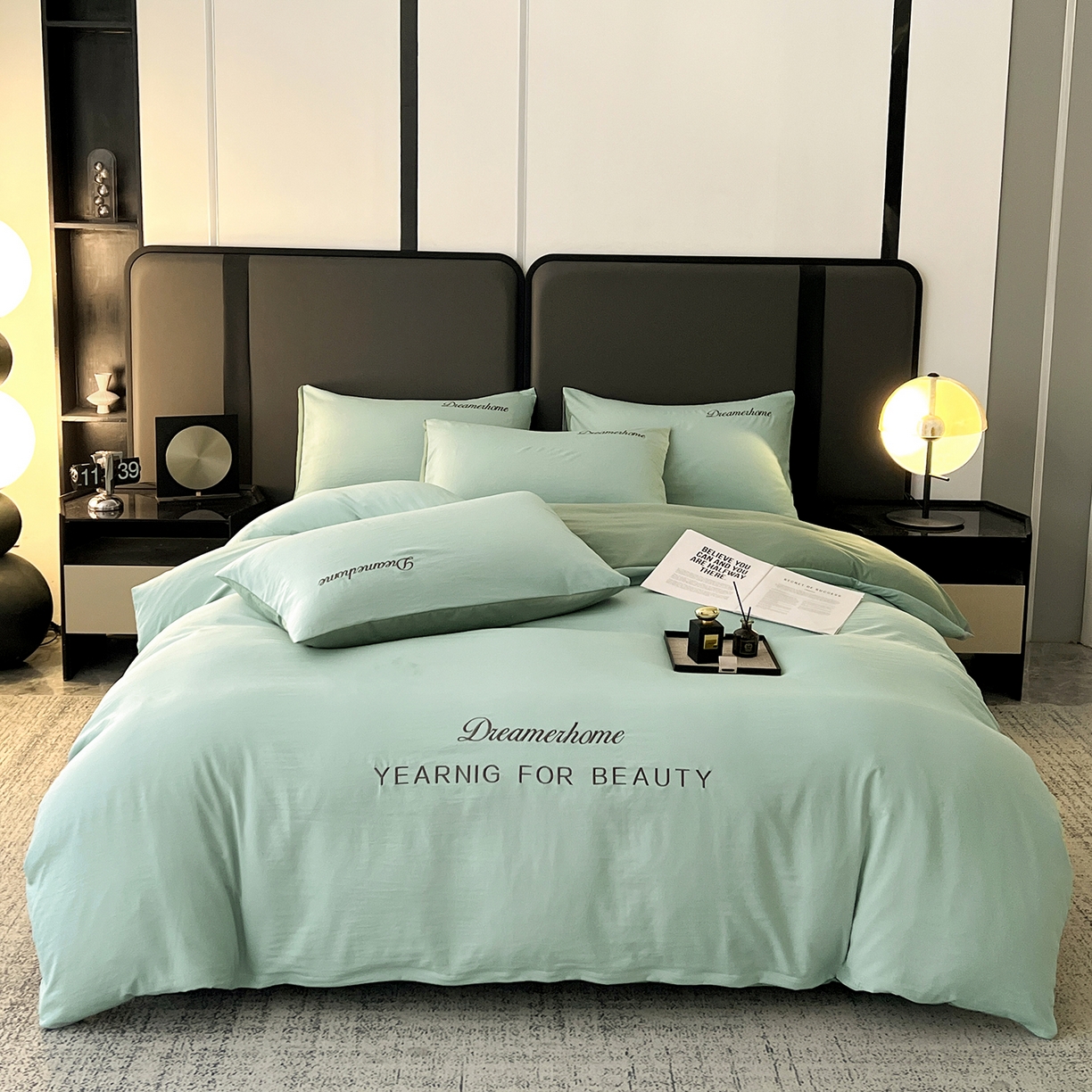 91家纺网 家纺一手货源 找家纺 鑫利来家纺 2026新款水洗云朵棉刺绣四件套纯色双拼水洗磨毛简约字母刺绣四件套 慕斯-繁星蓝+天青