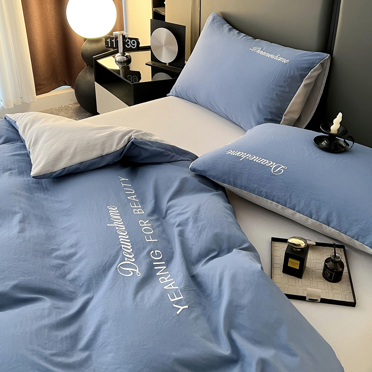 91家纺网 家纺一手货源 找家纺 （总）鑫利来家纺 2026新款古法仿棉水洗棉刺绣四件套纯色双拼水洗云朵棉磨毛简约字母刺绣四件套