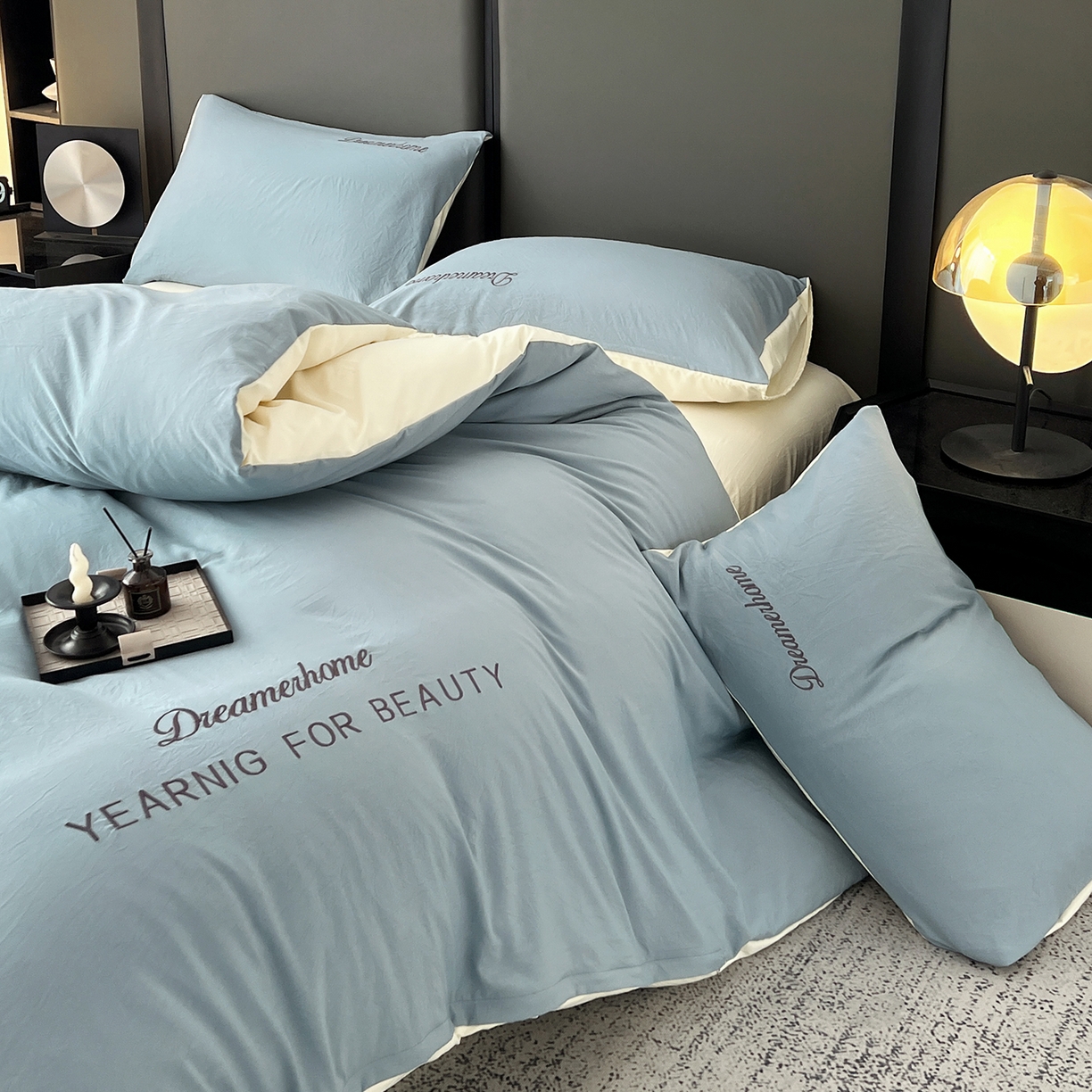 91家纺网 家纺一手货源 找家纺 鑫利来家纺 2026新款水洗云朵棉刺绣四件套纯色双拼水洗磨毛简约字母刺绣四件套 慕斯-海清+奶白