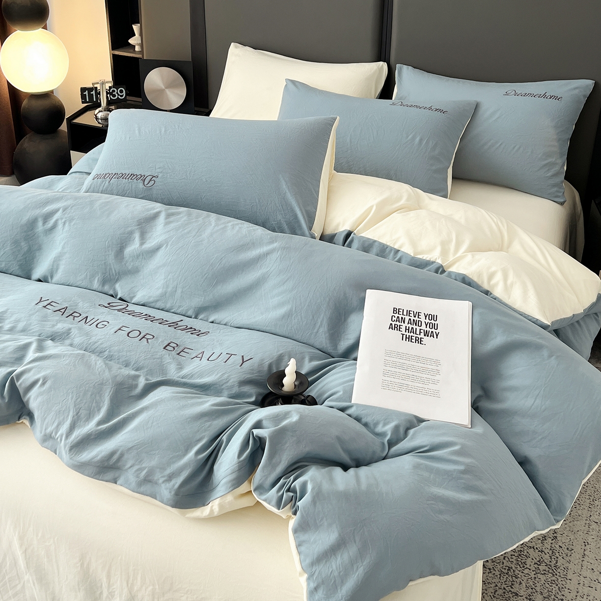 91家纺网 家纺一手货源 找家纺 鑫利来家纺 2026新款水洗云朵棉刺绣四件套纯色双拼水洗磨毛简约字母刺绣四件套 慕斯-海清+奶白