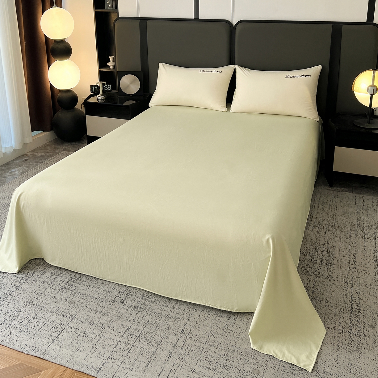 91家纺网 家纺一手货源 找家纺 鑫利来家纺 2026新款水洗云朵棉刺绣四件套纯色双拼水洗磨毛简约字母刺绣四件套 慕斯-奶白+果绿