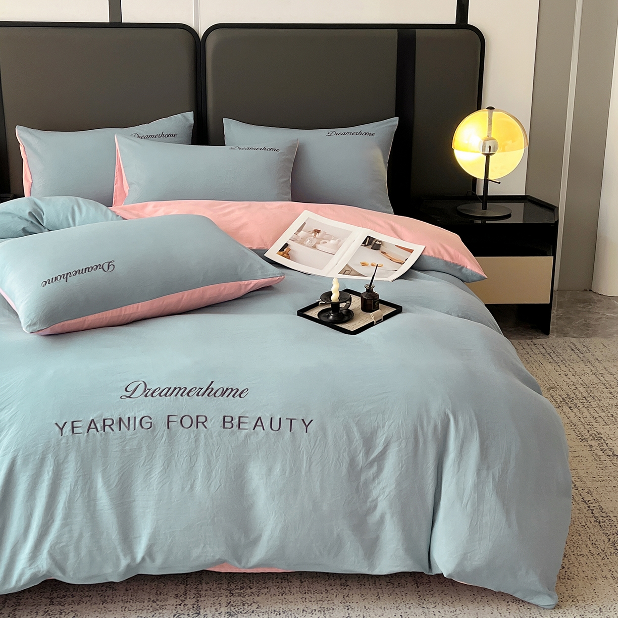 91家纺网 家纺一手货源 找家纺 鑫利来家纺 2026新款水洗云朵棉刺绣四件套纯色双拼水洗磨毛简约字母刺绣四件套 慕斯-海清+香叶粉