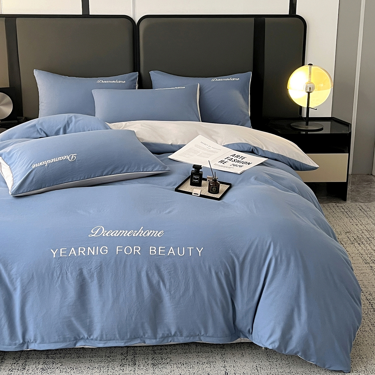 91家纺网 家纺一手货源 找家纺 鑫利来家纺 2026新款水洗云朵棉刺绣四件套纯色双拼水洗磨毛简约字母刺绣四件套 慕斯-宾利兰+山灰