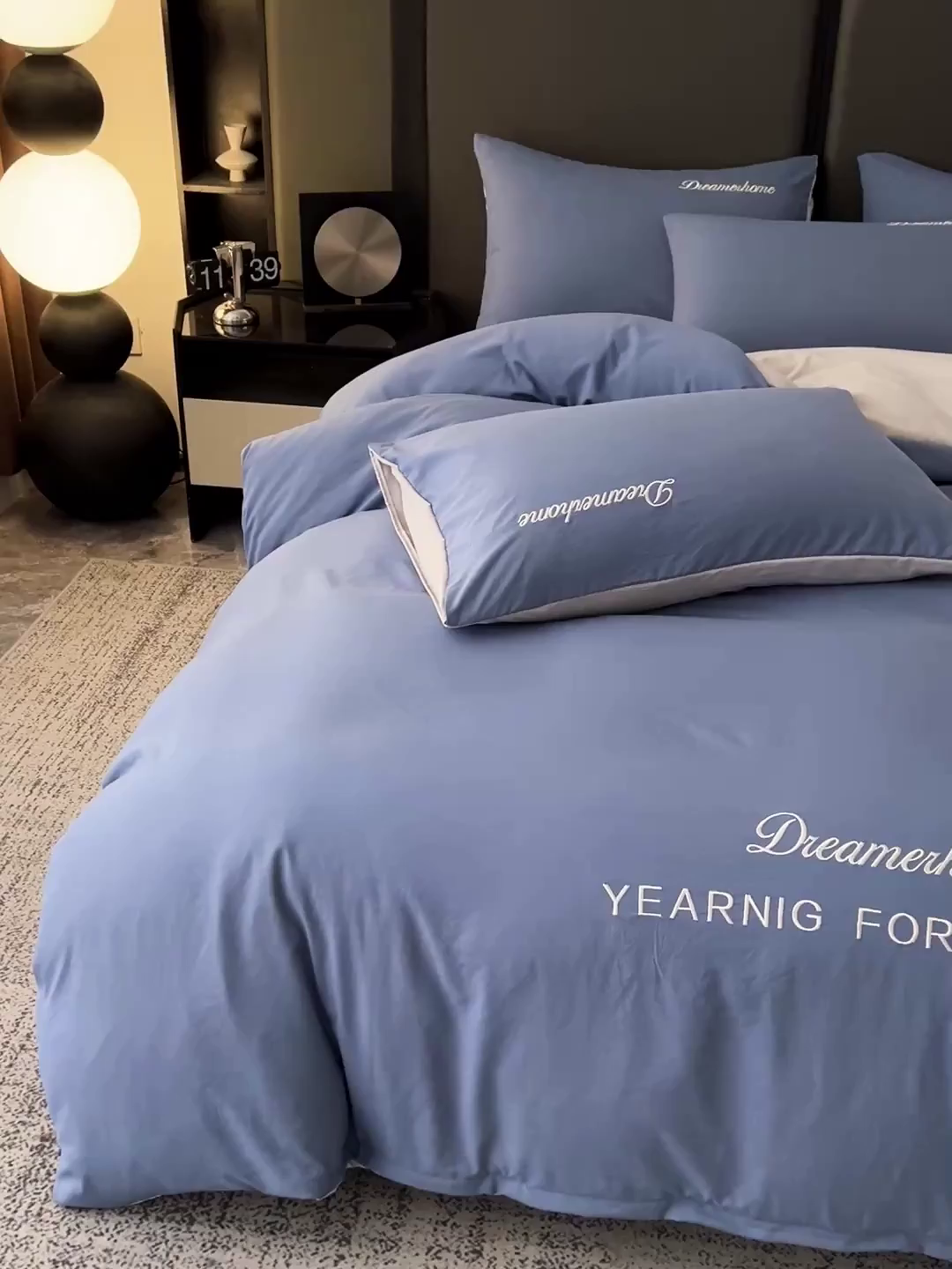 91家纺网 家纺一手货源 找家纺 （总）鑫利来家纺 2026新款古法仿棉水洗棉刺绣四件套纯色双拼水洗云朵棉磨毛简约字母刺绣四件套