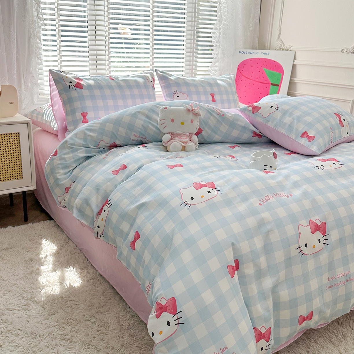 91家纺网 家纺一手货源 找家纺 玉元坊 2026新款正版授权三丽鸥系列全棉纯棉床单四件套学生三件套-凯蒂猫系列 乖巧KT【简约款】