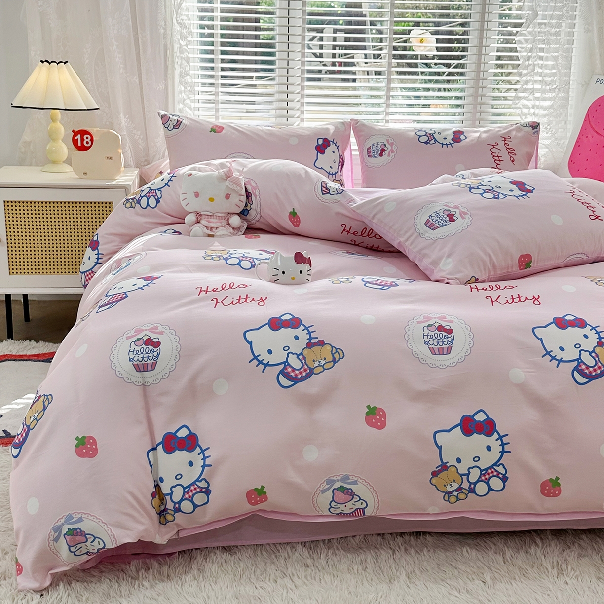 91家纺网 家纺一手货源 找家纺 玉元坊 2026新款正版授权三丽鸥系列全棉纯棉床单四件套学生三件套-凯蒂猫系列 KT和熊粉【简约款】