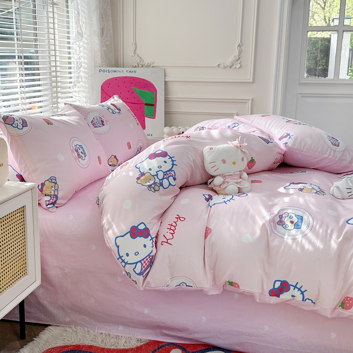 91家纺网 家纺一手货源 找家纺 玉元坊 2026新款正版授权三丽鸥系列全棉纯棉床单四件套学生三件套-凯蒂猫系列 KT和熊粉【简约款】