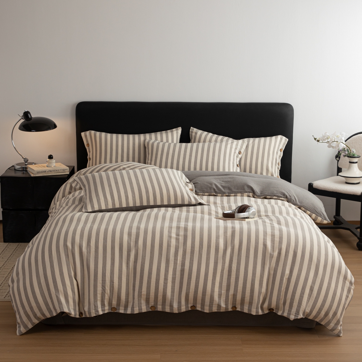 91家纺网 家纺一手货源 找家纺 女子家纺 2026新款A类棉麻纽扣款四件套--条纹格子系列 麻灰-暖梦