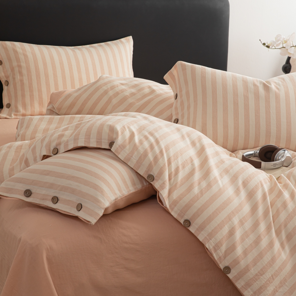 91家纺网 家纺一手货源 找家纺 女子家纺 2026新款A类棉麻纽扣款四件套--条纹格子系列 蜜粉-暖梦