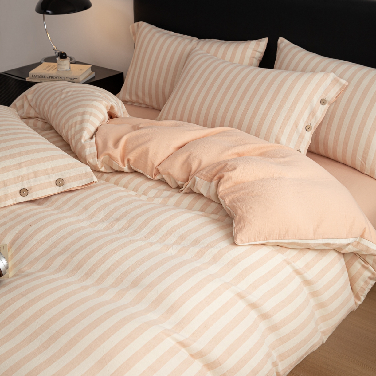 91家纺网 家纺一手货源 找家纺 女子家纺 2026新款A类棉麻纽扣款四件套--条纹格子系列 蜜粉-暖梦