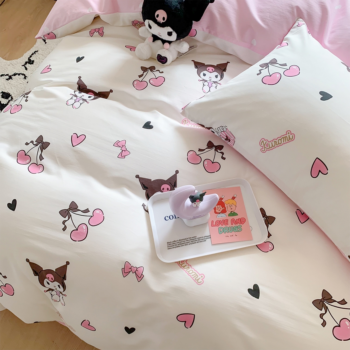 91家纺网 家纺一手货源 找家纺 玉元坊 2026新款正版授权三丽鸥系列全棉纯棉床单四件套学生三件套-库洛米系列 樱桃库洛米【简约款】