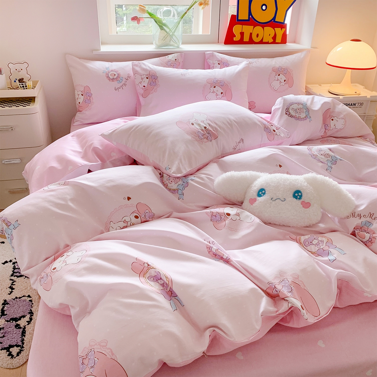 91家纺网 家纺一手货源 找家纺 玉元坊 2026新款正版授权三丽鸥系列全棉纯棉床单四件套学生三件套-美乐蒂系列 小兔美乐蒂【简约款】