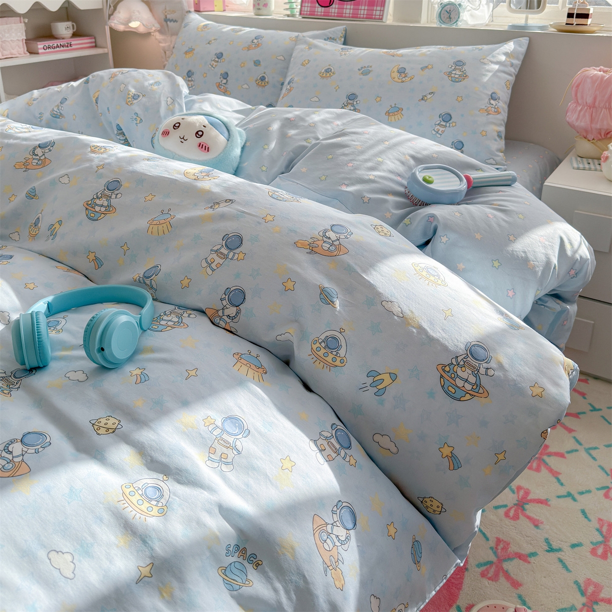 91家纺网 家纺一手货源 找家纺 名兮家居 2026跑量款全棉印花四件套 遨游星际