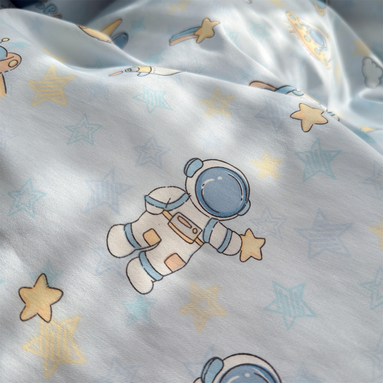 91家纺网 家纺一手货源 找家纺 名兮家居 2026跑量款全棉印花四件套 遨游星际