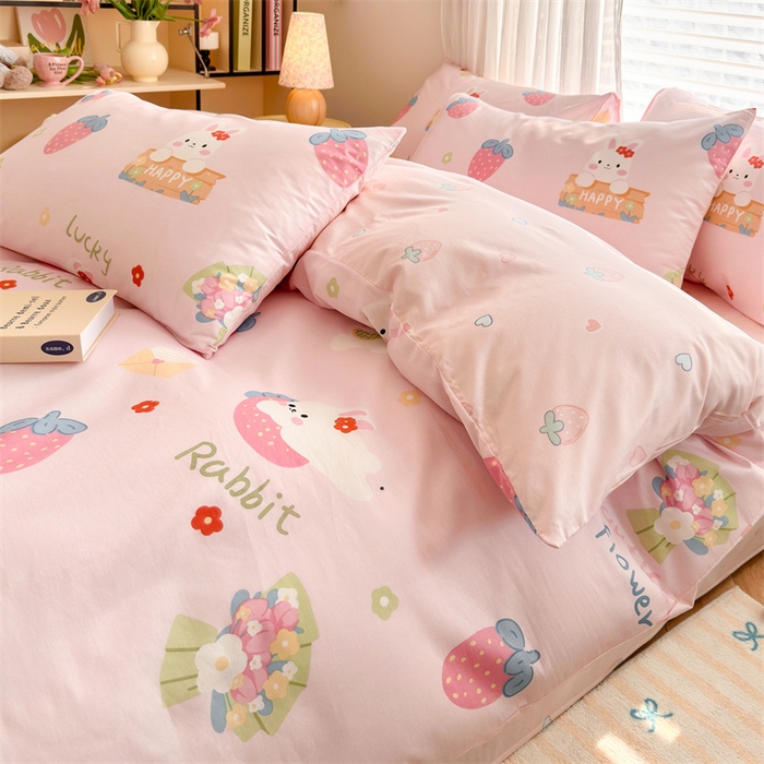 91家纺网 家纺一手货源 找家纺 名兮家居 2026跑量款全棉印花四件套 草莓小白兔