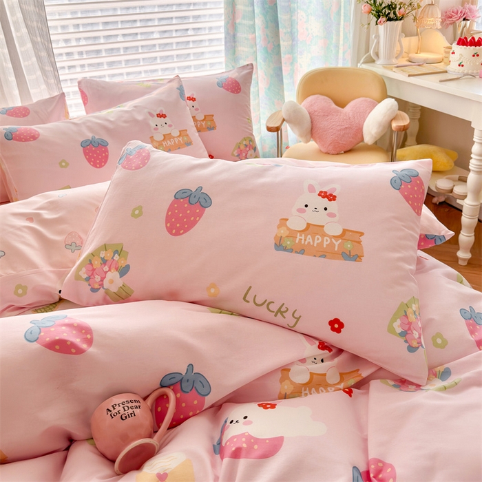 91家纺网 家纺一手货源 找家纺 名兮家居 2026跑量款全棉印花四件套 草莓小白兔