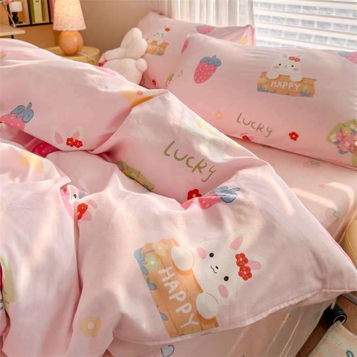 91家纺网 家纺一手货源 找家纺 名兮家居 2026跑量款全棉印花四件套 草莓小白兔