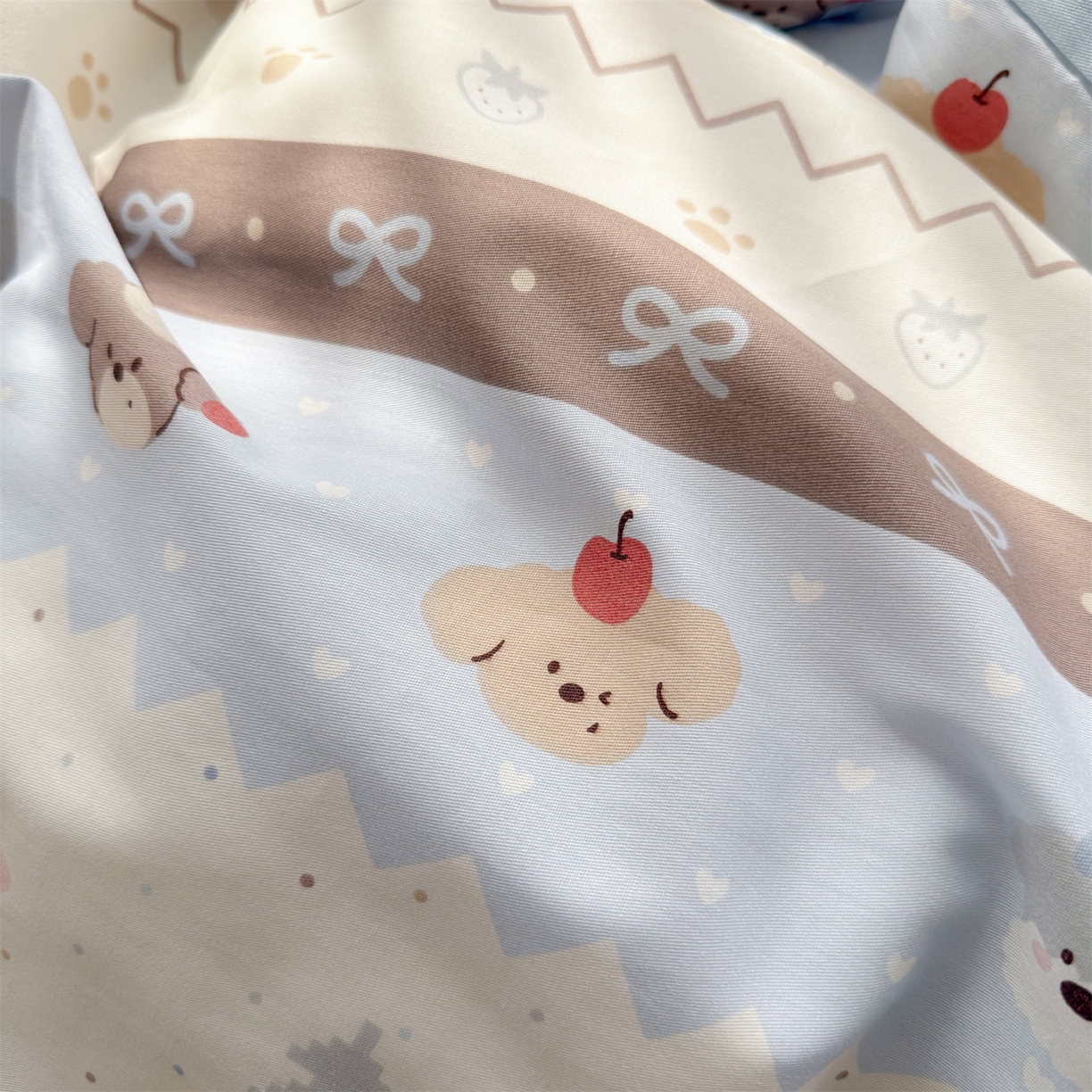 91家纺网 家纺一手货源 找家纺 名兮家居 2026跑量款全棉印花四件套 费尔岛狗狗