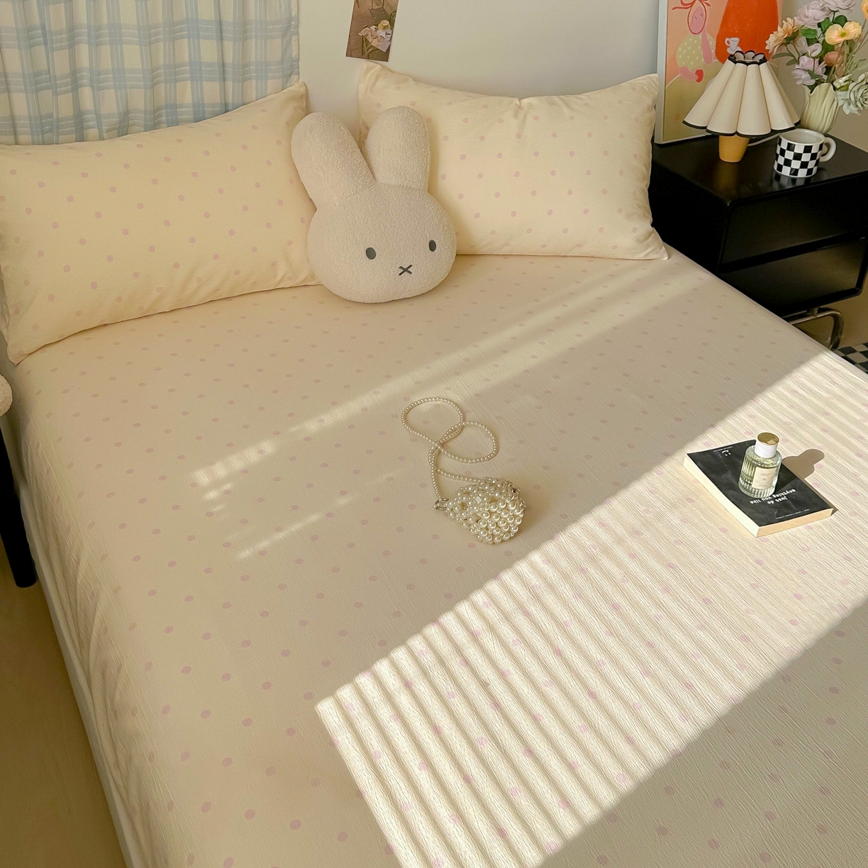 91家纺网 家纺一手货源 找家纺 繁花家居 2026新款泡芙棉云感木棉邹邹纱单床笠床单单件学生床 粉光织梦