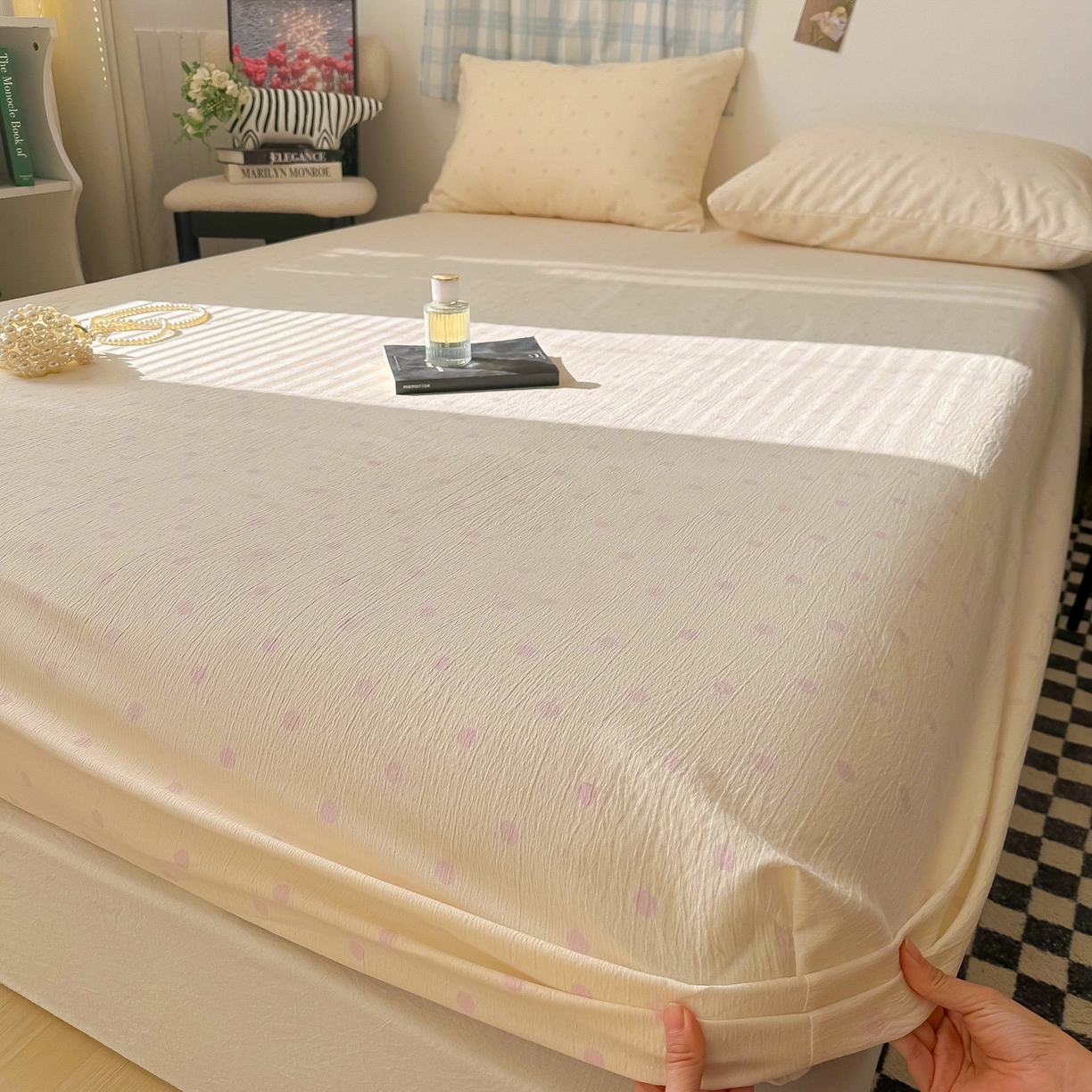 91家纺网 家纺一手货源 找家纺 繁花家居 2026新款泡芙棉云感木棉邹邹纱单床笠床单单件学生床 粉光织梦