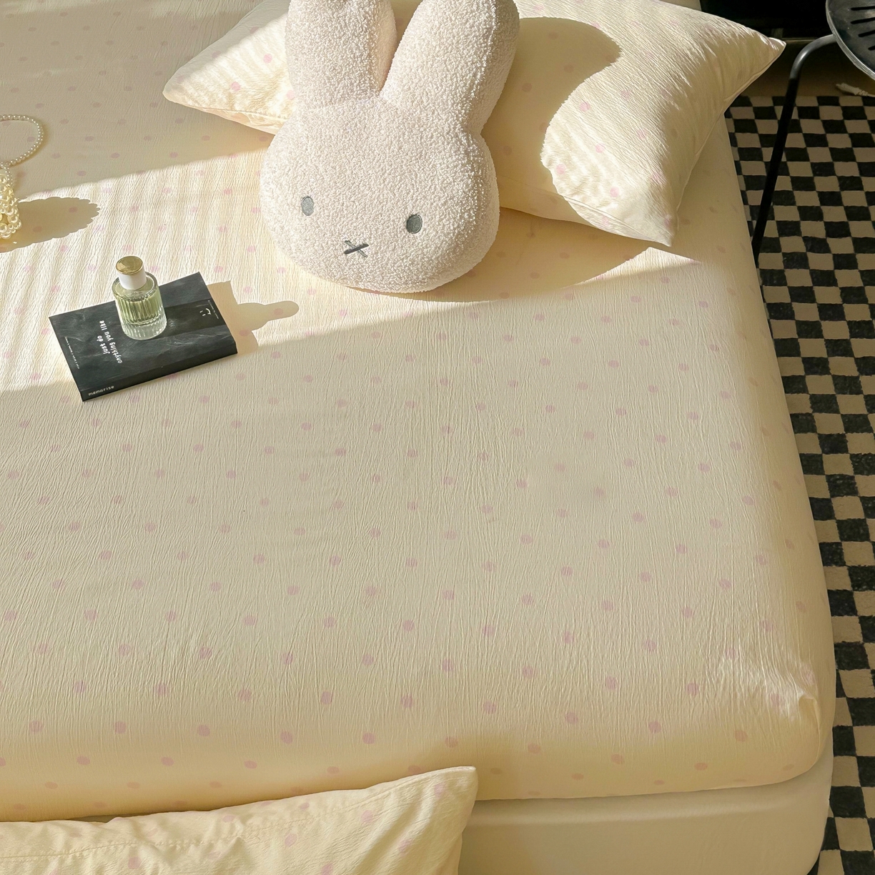 91家纺网 家纺一手货源 找家纺 繁花家居 2026新款泡芙棉云感木棉邹邹纱单床笠床单单件学生床 粉光织梦