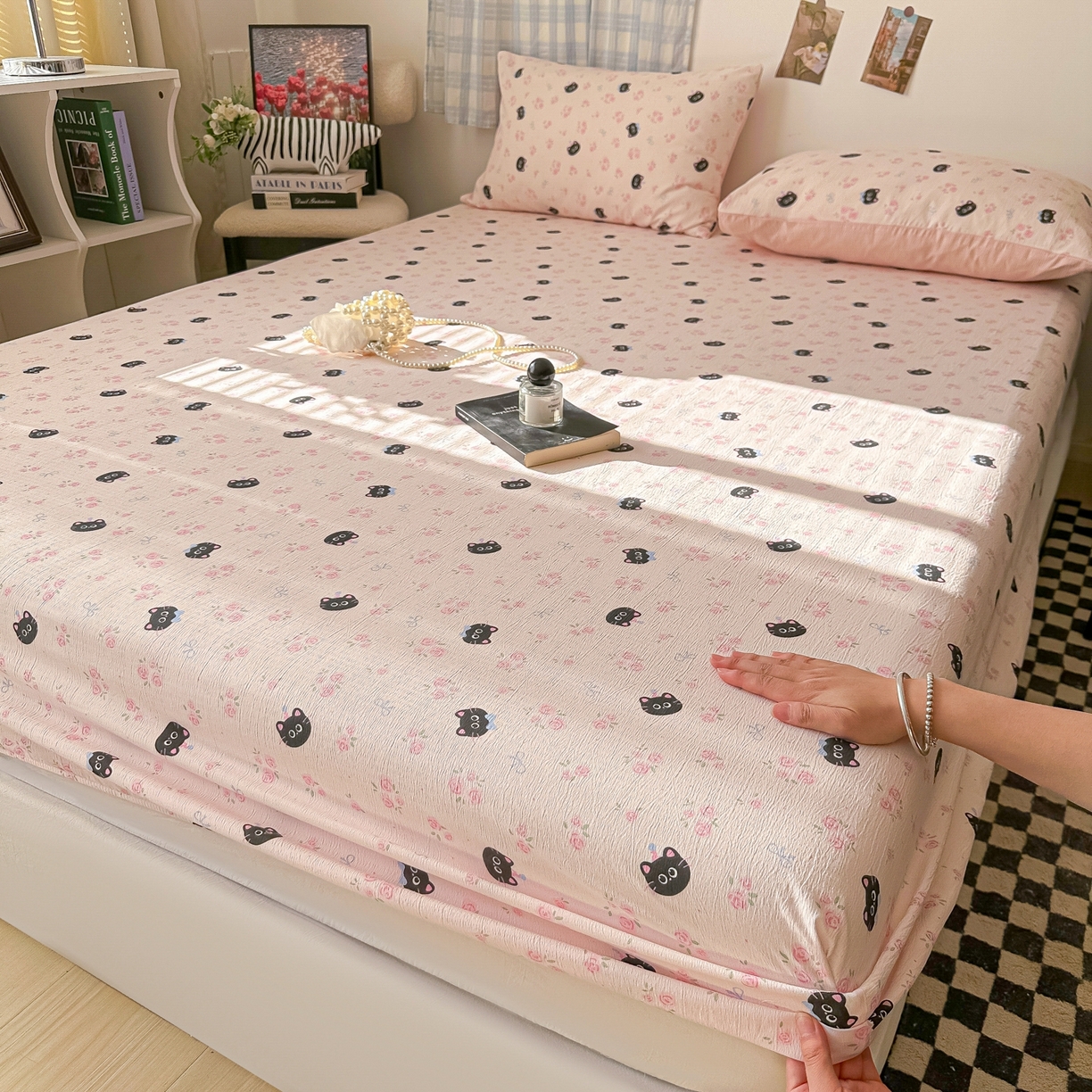 91家纺网 家纺一手货源 找家纺 繁花家居 2026新款泡芙棉云感木棉邹邹纱单床笠床单单件学生床 粉糖喵仔