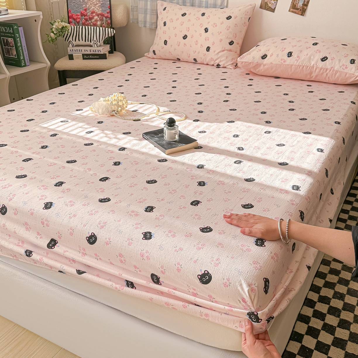 91家纺网 家纺一手货源 找家纺 繁花家居 2026新款泡芙棉云感木棉邹邹纱单床笠床单单件学生床 粉糖喵仔