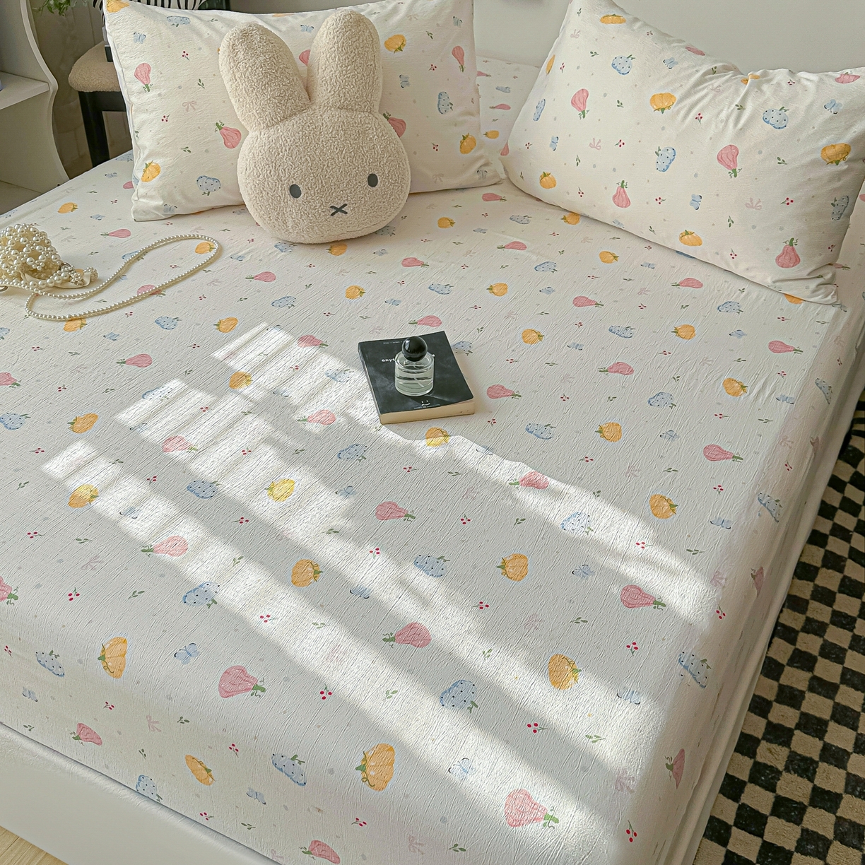 91家纺网 家纺一手货源 找家纺 繁花家居 2026新款泡芙棉云感木棉邹邹纱单床笠床单单件学生床 果园晨曲