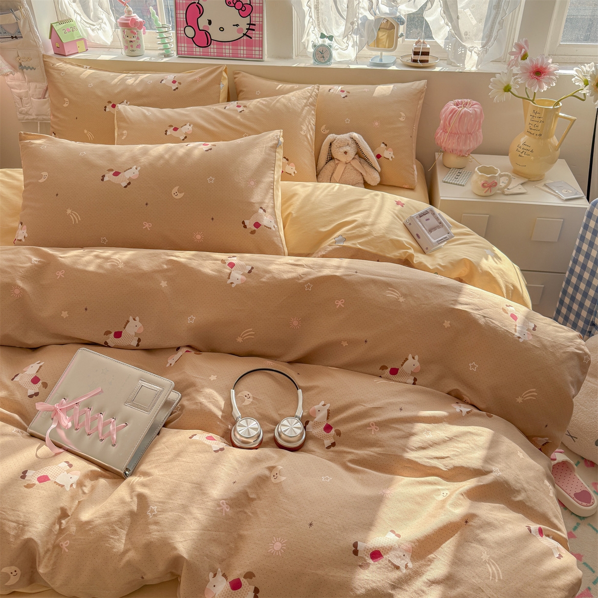 91家纺网 家纺一手货源 找家纺 名兮家居 2026跑量款全棉印花四件套 暖暖小马梦