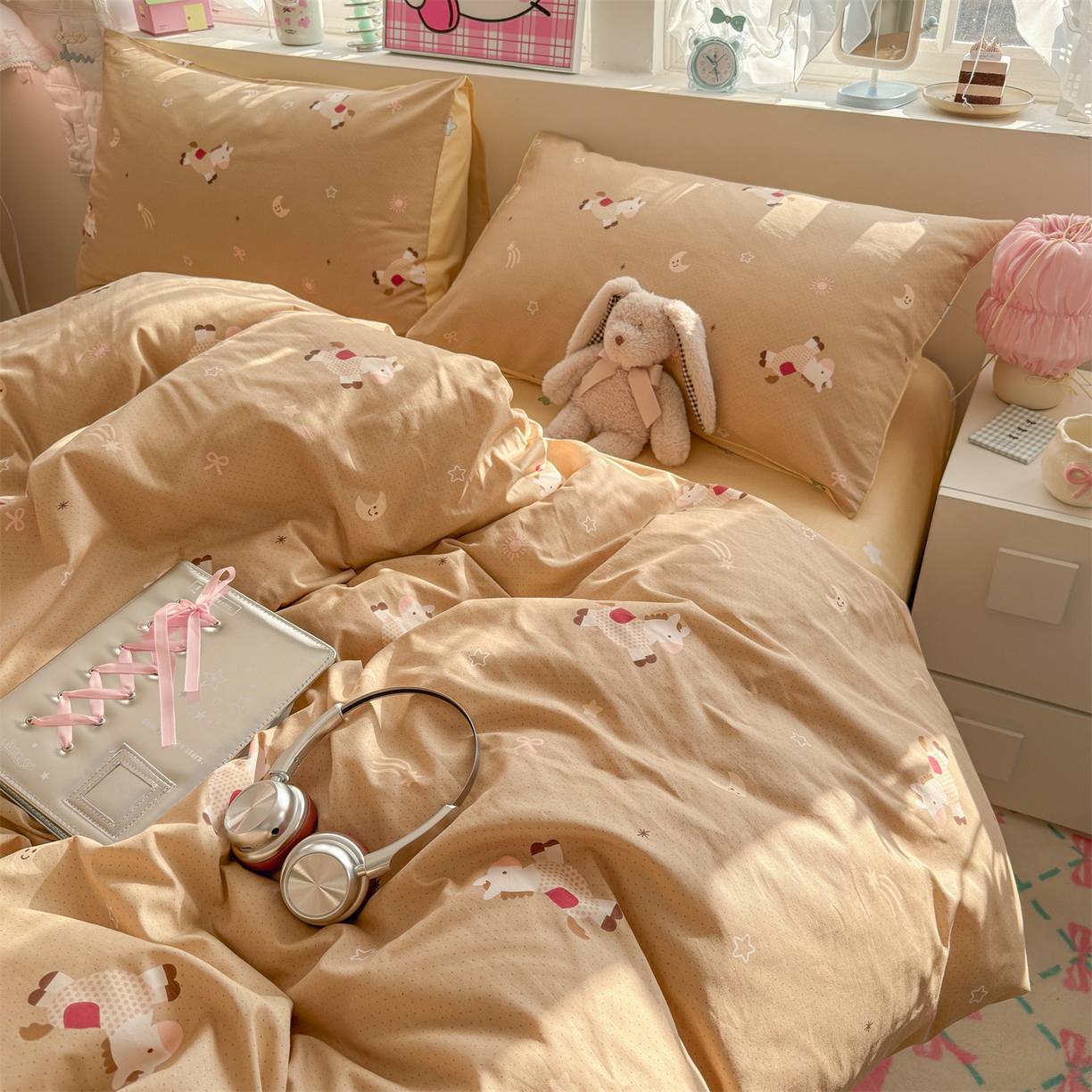 91家纺网 家纺一手货源 找家纺 名兮家居 2026跑量款全棉印花四件套 暖暖小马梦