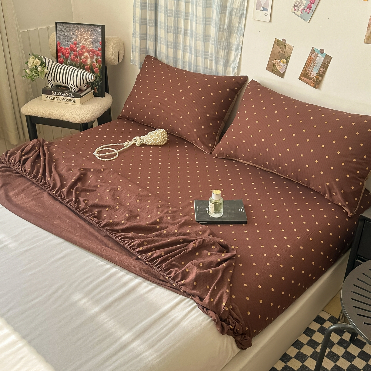 91家纺网 家纺一手货源 找家纺 繁花家居 2026新款泡芙棉云感木棉邹邹纱单床笠床单单件学生床 焦糖波点