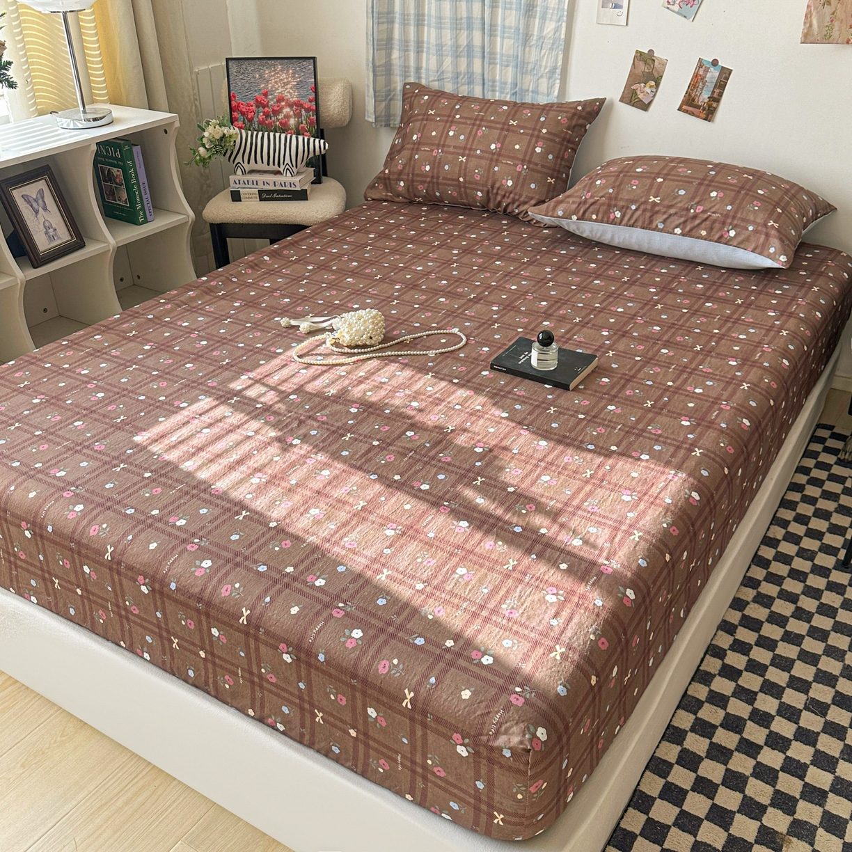 91家纺网 家纺一手货源 找家纺 繁花家居 2026新款泡芙棉云感木棉邹邹纱单床笠床单单件学生床 焦糖格纹