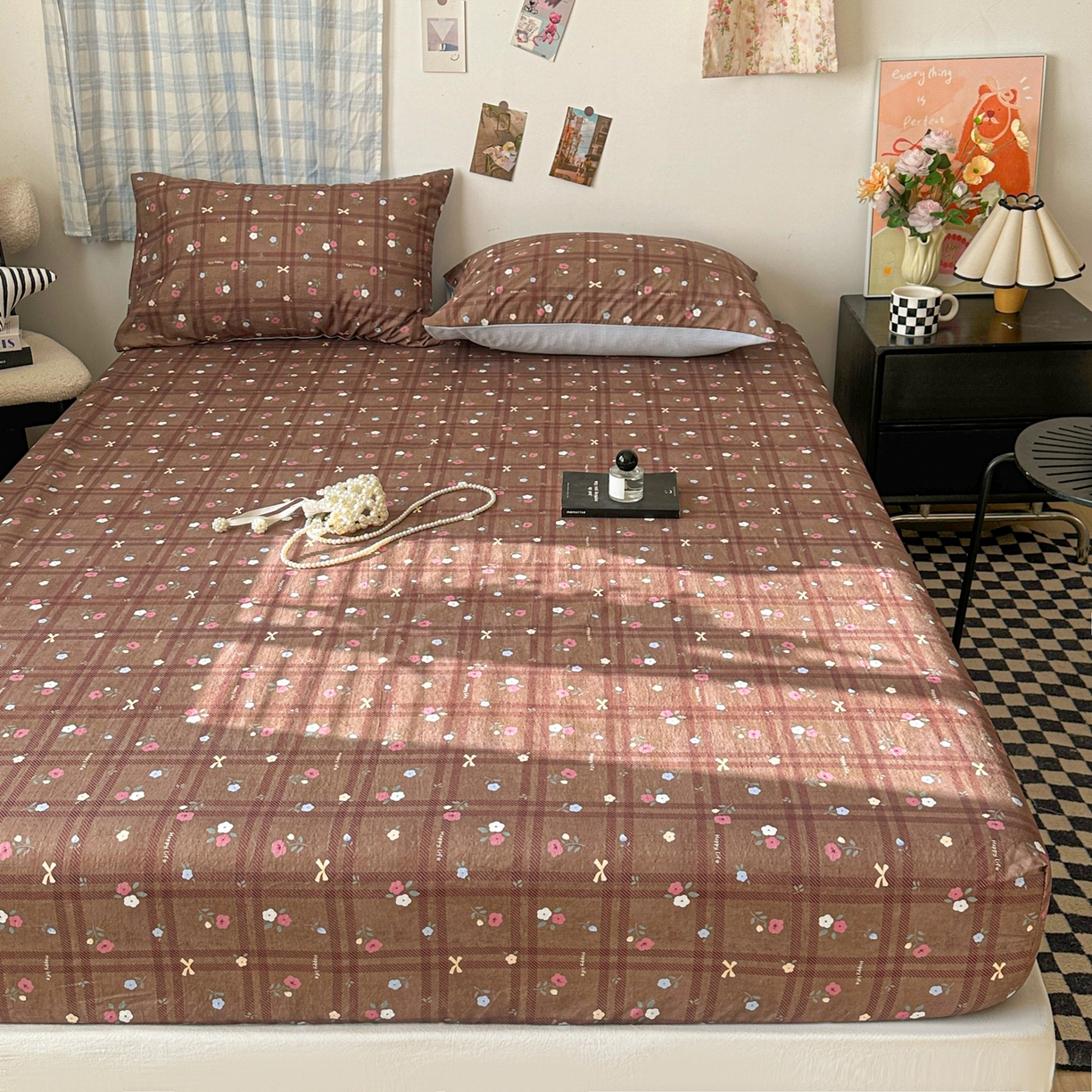 91家纺网 家纺一手货源 找家纺 繁花家居 2026新款泡芙棉云感木棉邹邹纱单床笠床单单件学生床 焦糖格纹