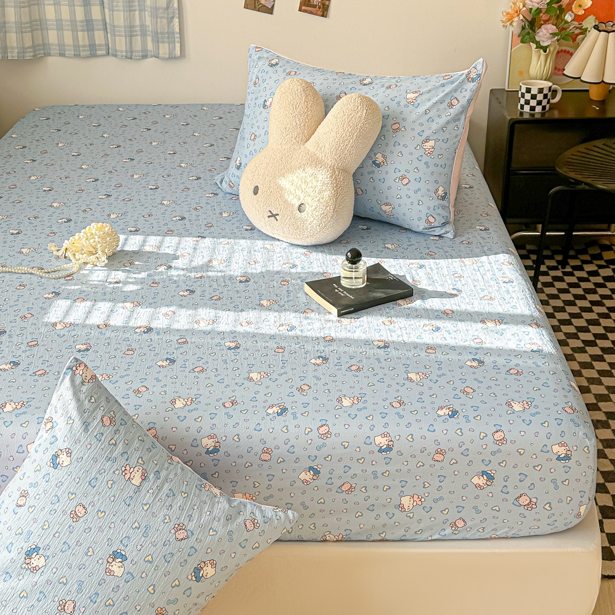 91家纺网 家纺一手货源 找家纺 繁花家居 2026新款泡芙棉云感木棉邹邹纱单床笠床单单件学生床 蓝调奶猫