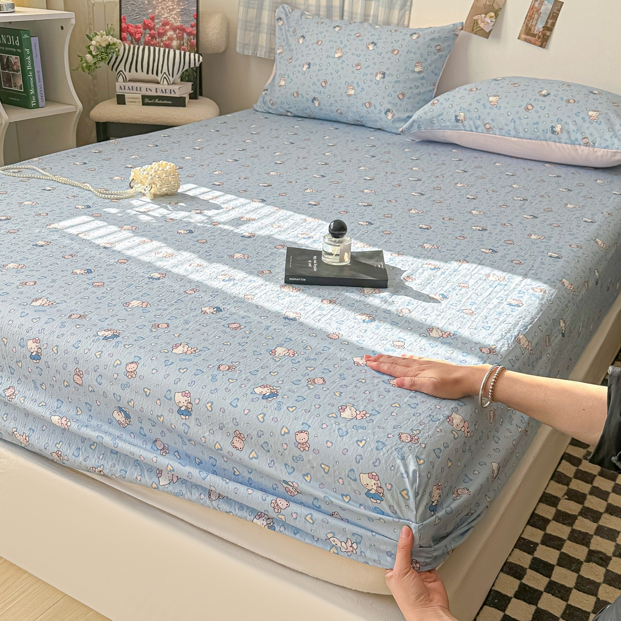 91家纺网 家纺一手货源 找家纺 繁花家居 2026新款泡芙棉云感木棉邹邹纱单床笠床单单件学生床 蓝调奶猫