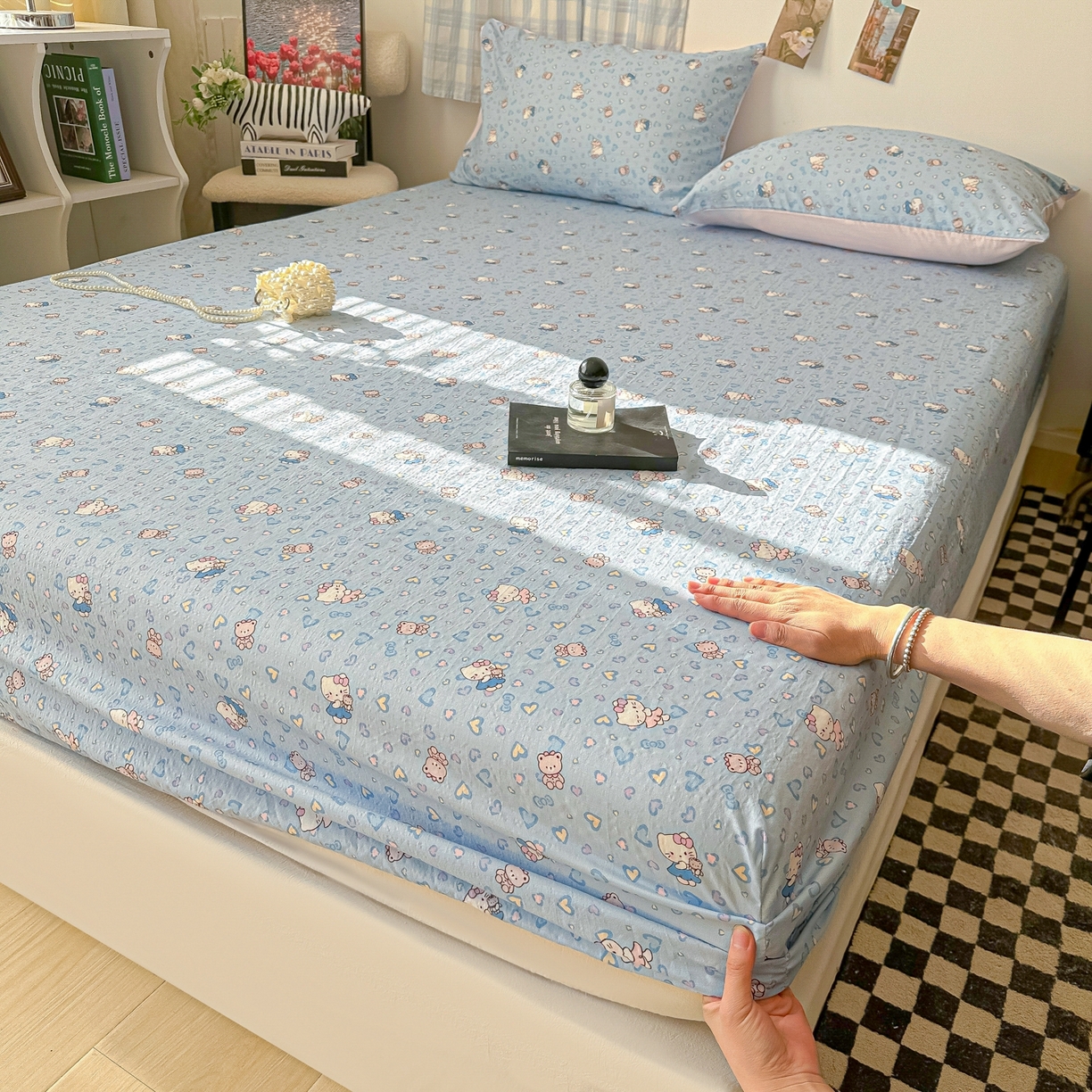 91家纺网 家纺一手货源 找家纺 繁花家居 2026新款泡芙棉云感木棉邹邹纱单床笠床单单件学生床 蓝调奶猫