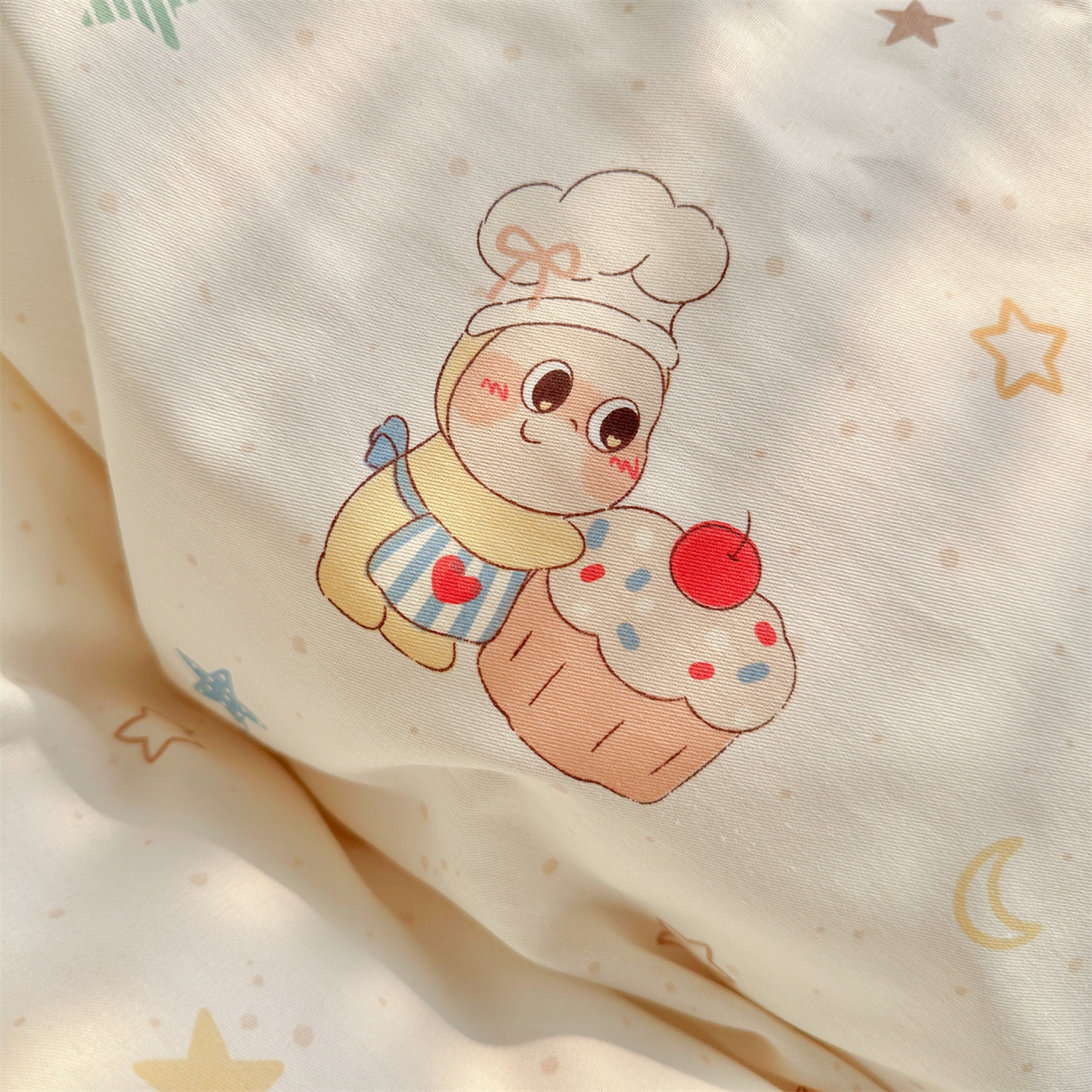 91家纺网 家纺一手货源 找家纺 名兮家居 2026跑量款全棉印花四件套 贪吃小萌星