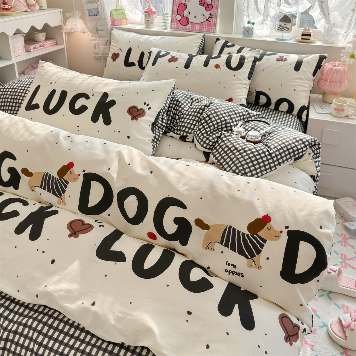 91家纺网 家纺一手货源 找家纺 名兮家居 2026跑量款全棉印花四件套 幸运字母狗