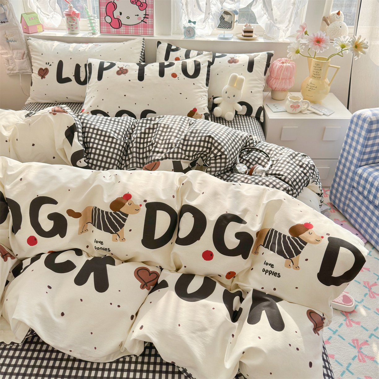 91家纺网 家纺一手货源 找家纺 名兮家居 2026跑量款全棉印花四件套 幸运字母狗