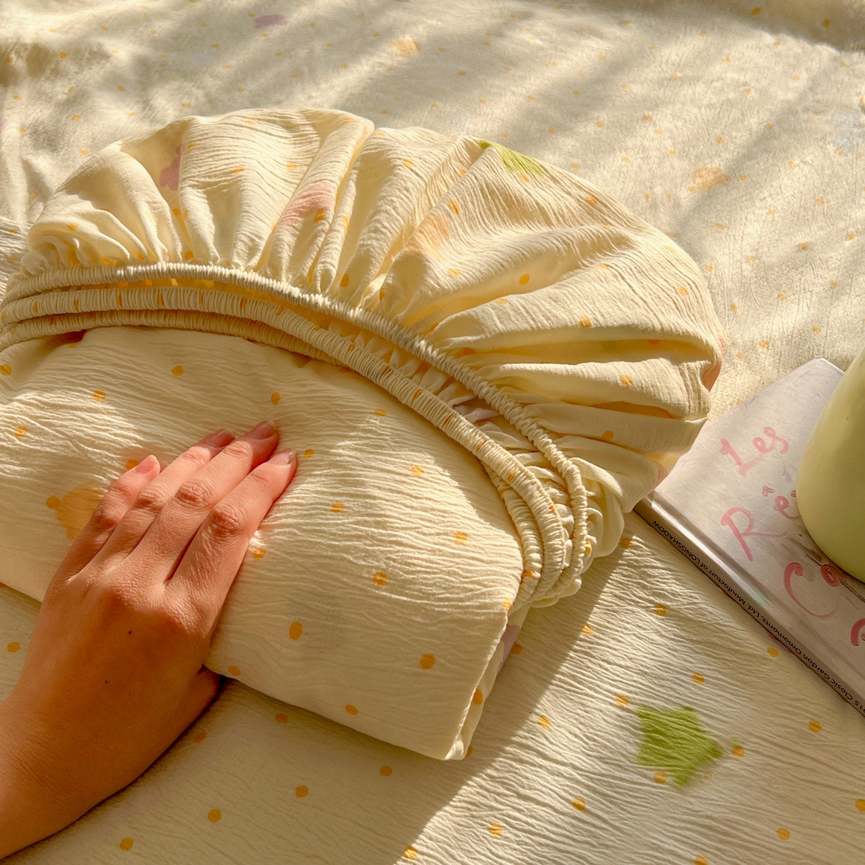 91家纺网 家纺一手货源 找家纺 繁花家居 2026新款泡芙棉云感木棉邹邹纱单床笠床单单件学生床 奶黄星芒