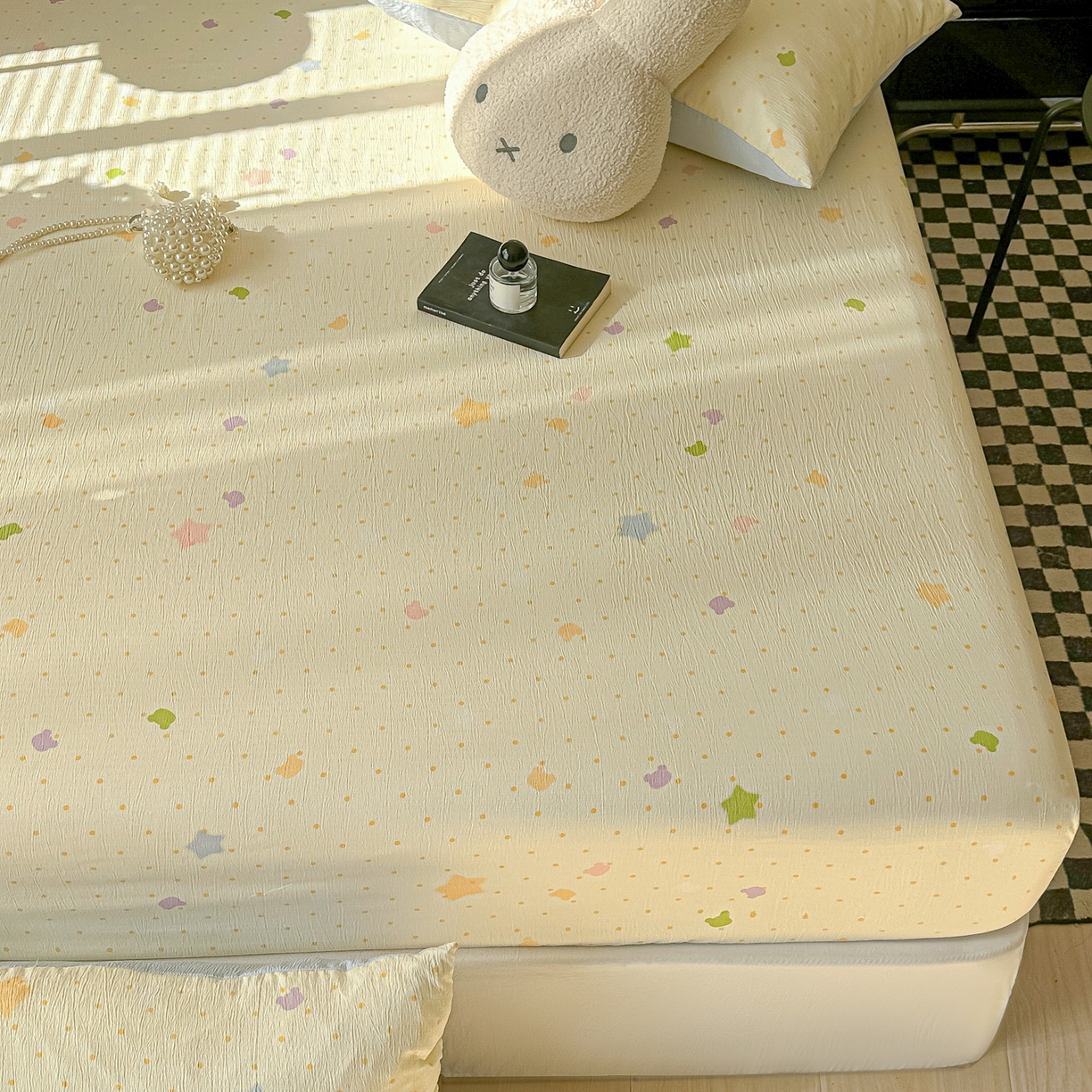 91家纺网 家纺一手货源 找家纺 繁花家居 2026新款泡芙棉云感木棉邹邹纱单床笠床单单件学生床 奶黄星芒