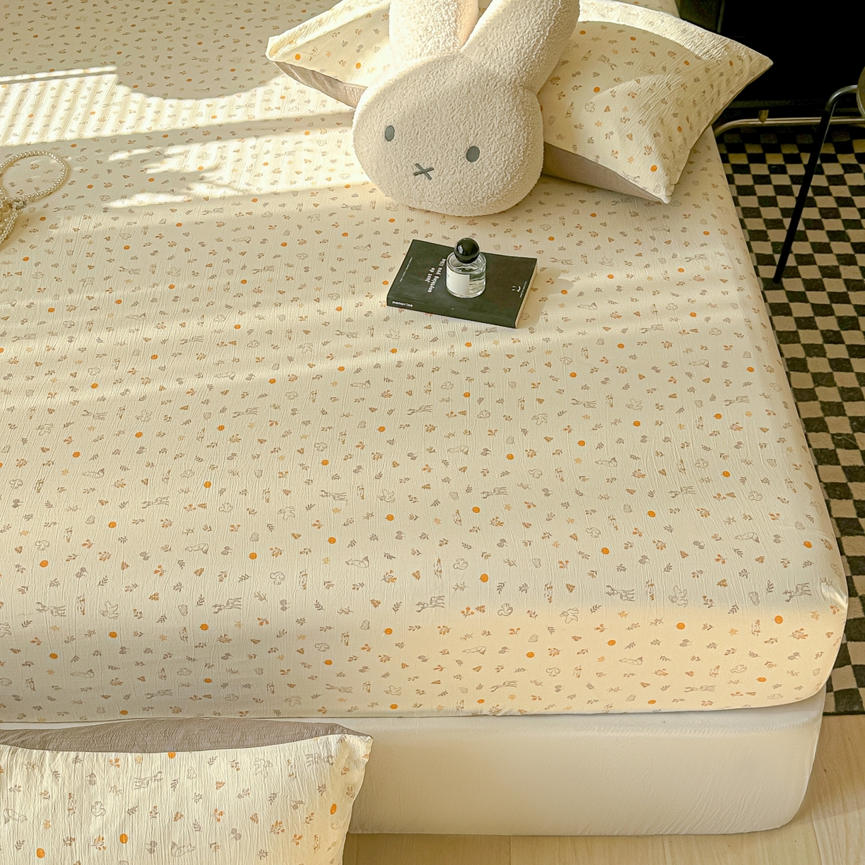 91家纺网 家纺一手货源 找家纺 繁花家居 2026新款泡芙棉云感木棉邹邹纱单床笠床单单件学生床 奶杏碎影