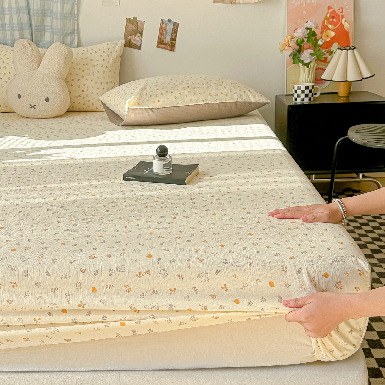 91家纺网 家纺一手货源 找家纺 繁花家居 2026新款泡芙棉云感木棉邹邹纱单床笠床单单件学生床 奶杏碎影