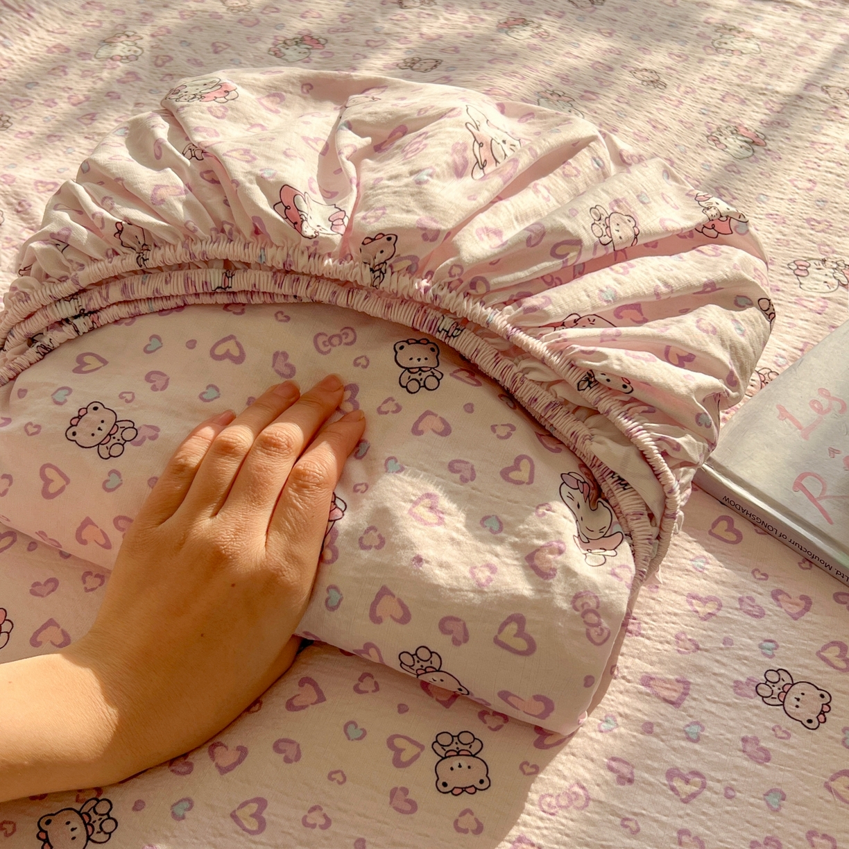 91家纺网 家纺一手货源 找家纺 繁花家居 2026新款泡芙棉云感木棉邹邹纱单床笠床单单件学生床 糖心粉喵