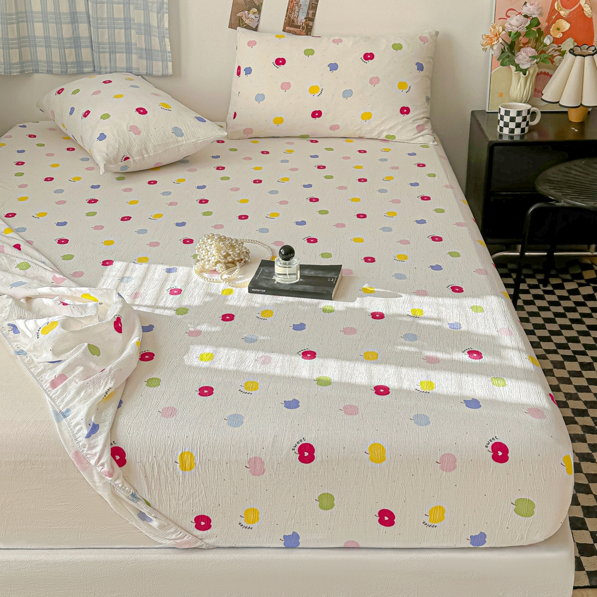 91家纺网 家纺一手货源 找家纺 繁花家居 2026新款泡芙棉云感木棉邹邹纱单床笠床单单件学生床 糖渍苹果