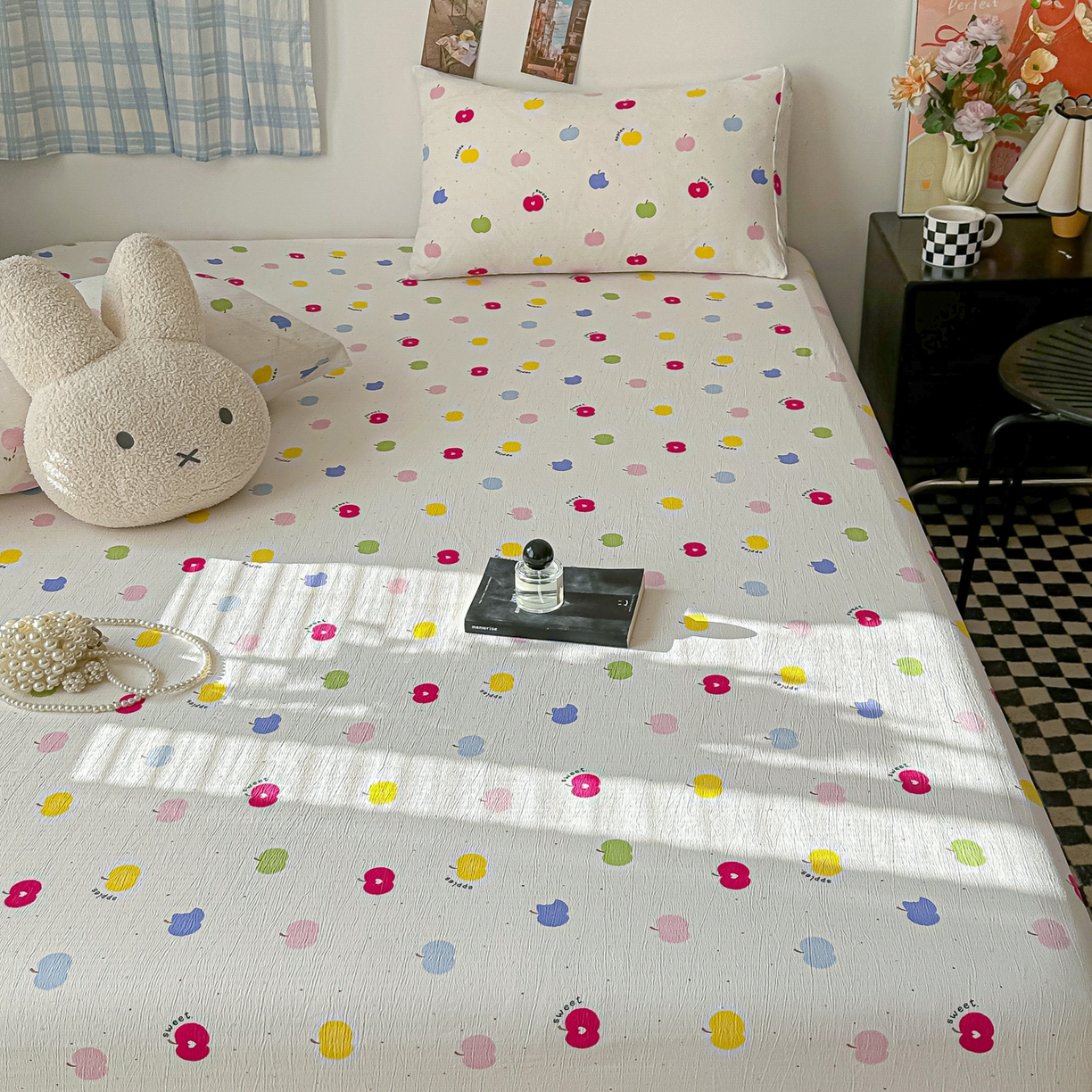 91家纺网 家纺一手货源 找家纺 繁花家居 2026新款泡芙棉云感木棉邹邹纱单床笠床单单件学生床 糖渍苹果